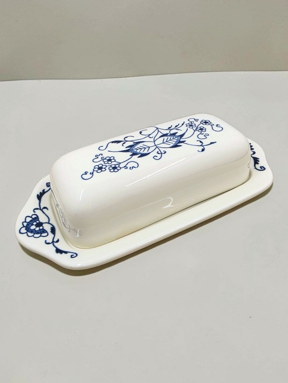 Royal Doorn Butter Dish with Lid Blue Onion Glazed Ironstone USA Ceramic